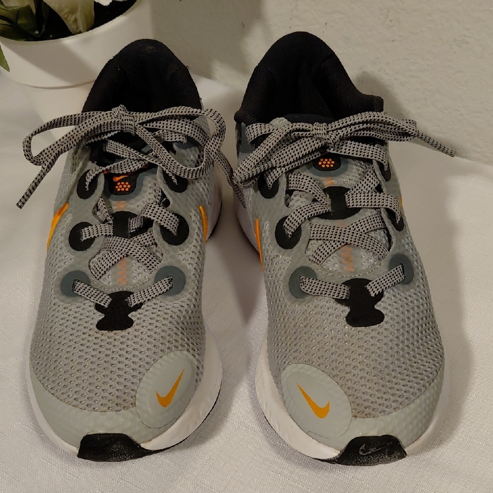 Nike Renew Grey & Yellow Sneakers